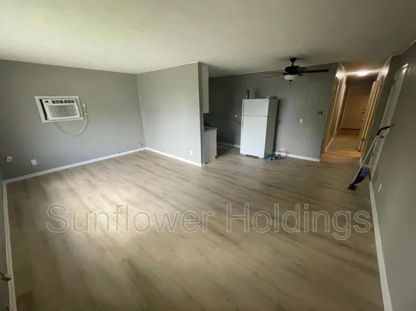 822 E Vine St #4, Lacygne, KS 66040