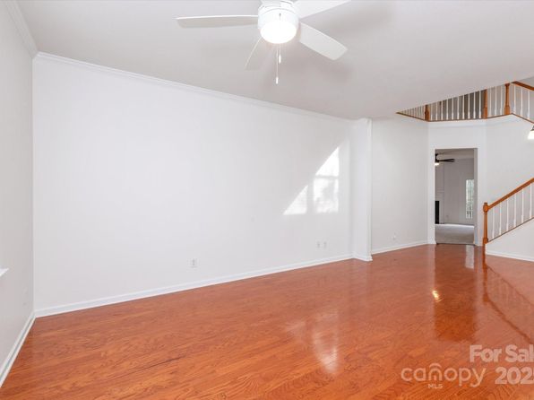 charlotte-north-carolina-65011711 picture