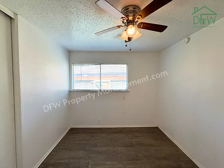 2613 Amherst Ct — Photo 7