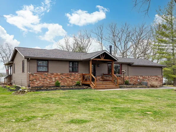 4609 Parker Dr, Howell, MI 48843