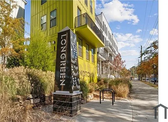 1294 Longreen Ter NW