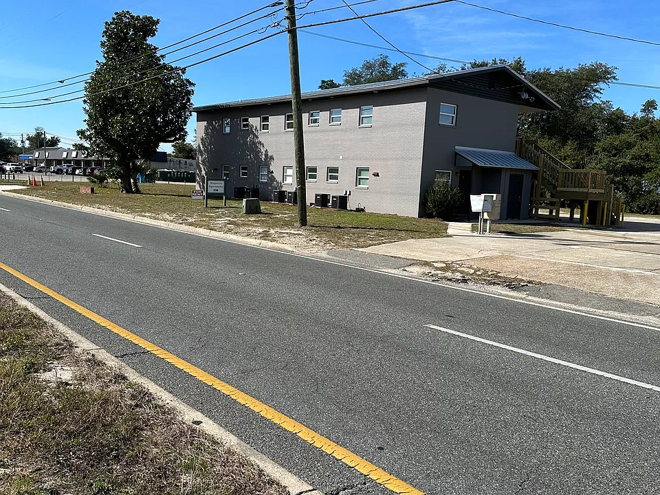 Building Photo 4
