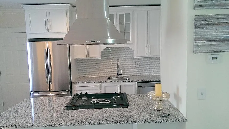 3 bed, 1350 sqft, $3,950 — Photo 3