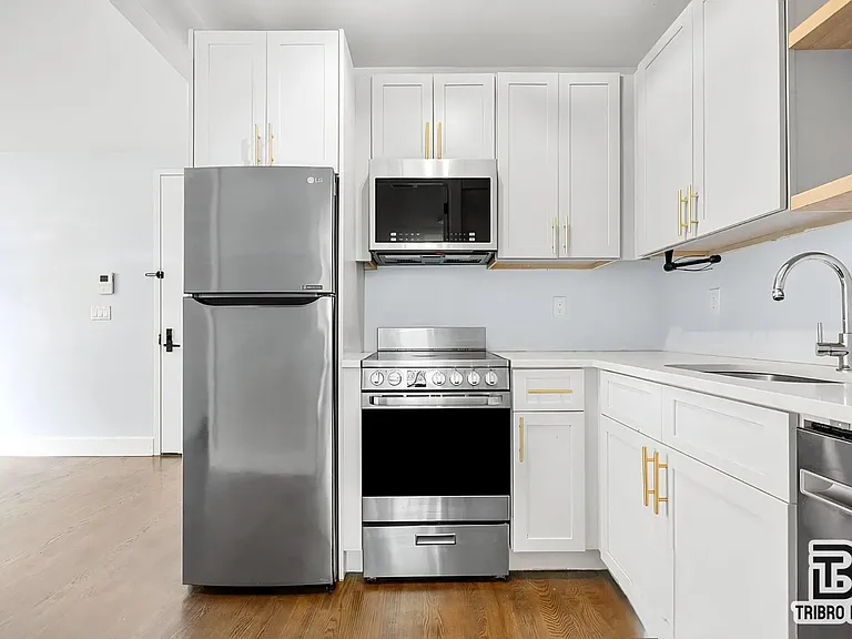 64 Stagg St #2L — Photo 3