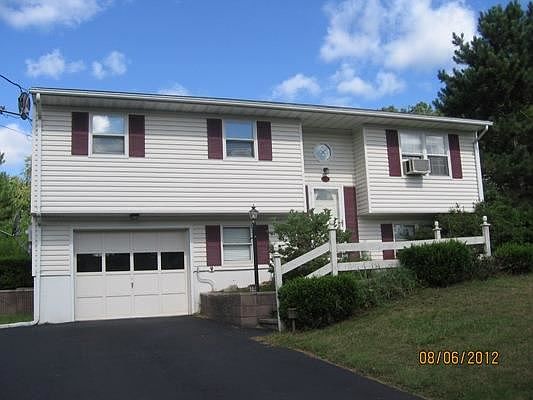 1st image of 115 Hilton Dr