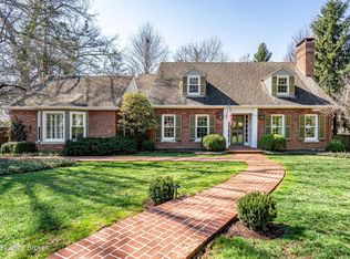 450 Swing Ln, Mockingbird Valley, KY 40207