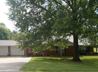 4811 Oakridge Rd, Jefferson City, MO 65109