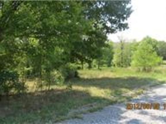 3rd image of 16 Creekmore Ln