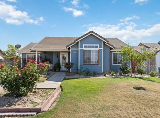 15701 W Kearney Blvd, Kerman, CA 93630