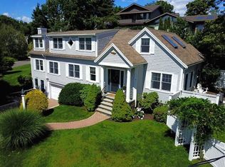26 Flint St, Marblehead, MA 01945