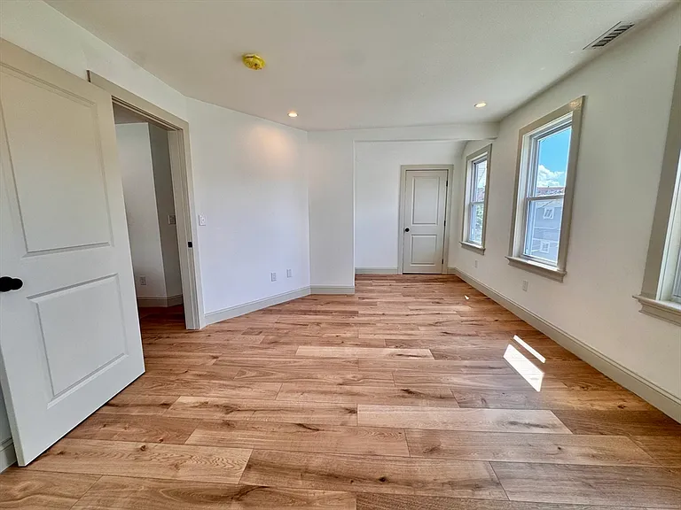 7 Hardy St #2 — Photo 26