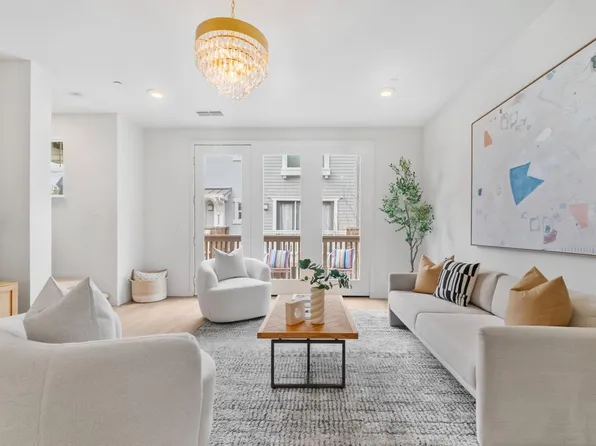 816 Julian Ter Unit 4, Sunnyvale, CA 94085