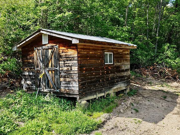 4th image of 8991 Jones Mountain Rd