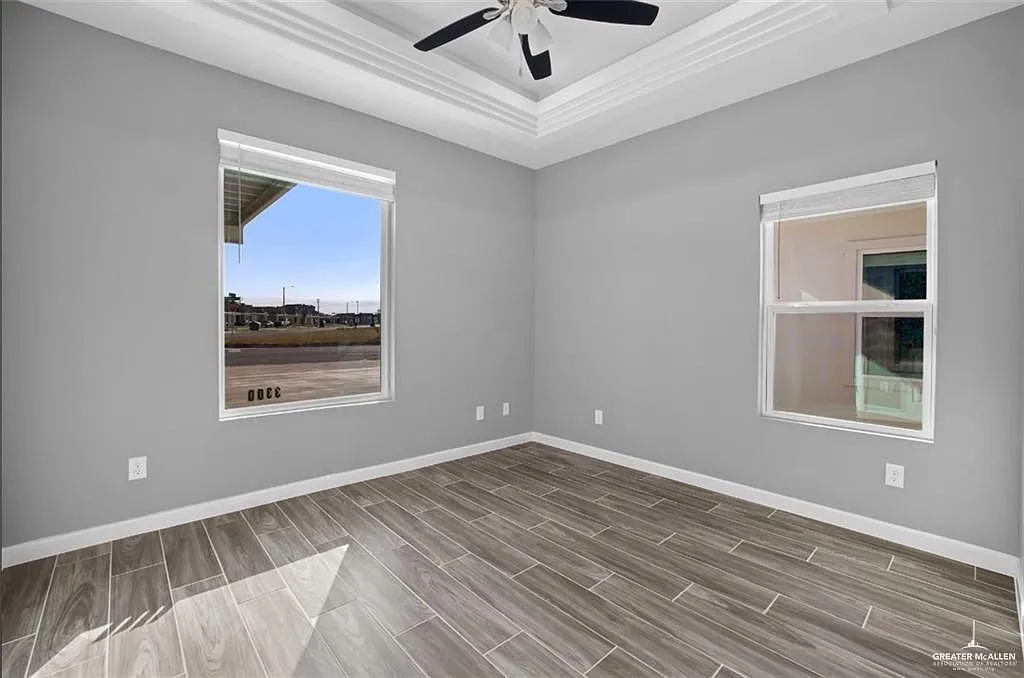 3 bed, 2.0 bath, 1044 sqft, $1,350 — Photo 4