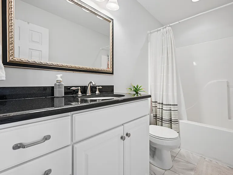 135 Harbour Pointe Dr — Photo 19