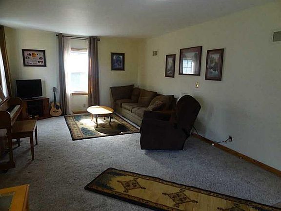3rd image of 2955 225th St