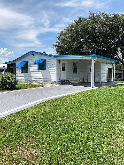 Front lawn 