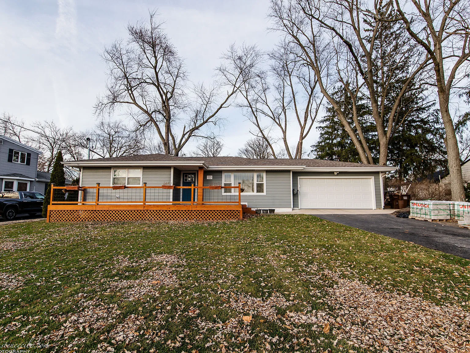 3 bed, 2400 sqft, $3,800 — Photo 1