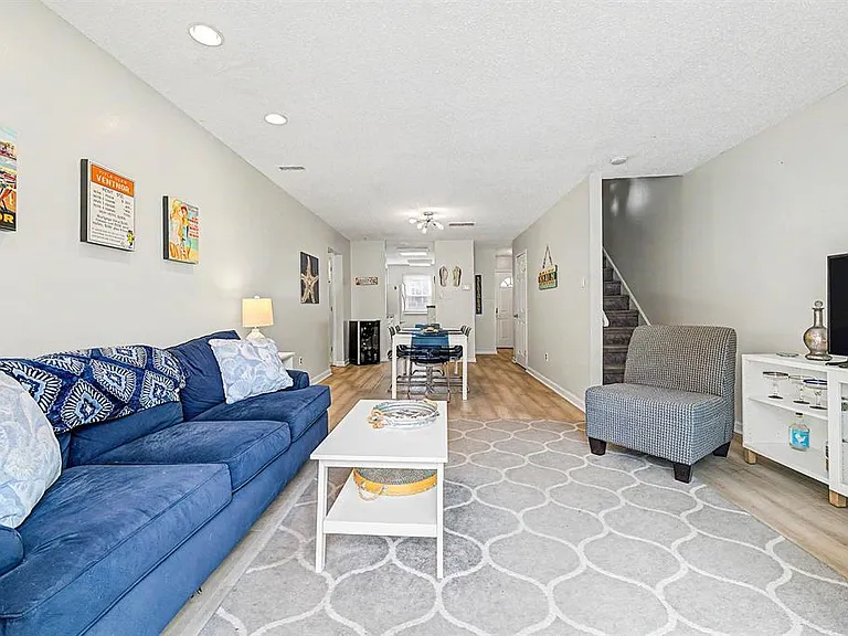 423 Berkshire Dr — Photo 15