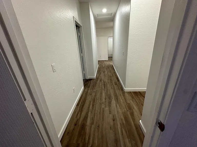 15238 W Custer Ln — Photo 9