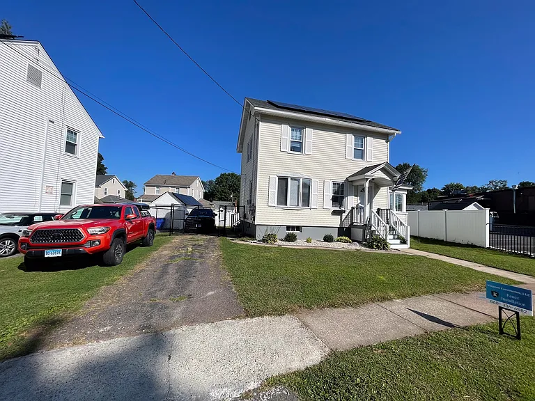 11 Clearfield Rd — Photo 3