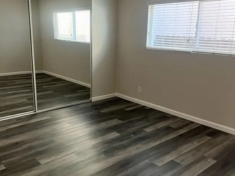 4560 North Ave — Photo 18