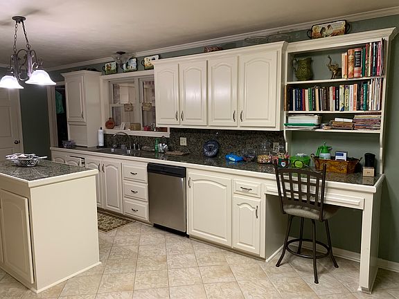 5th image of 147 Eddie Diane Ln