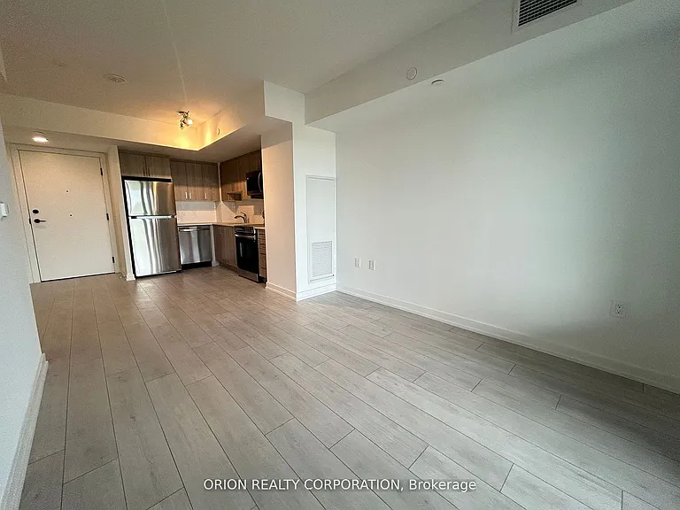 556 Marlee Ave #527 — Photo 4