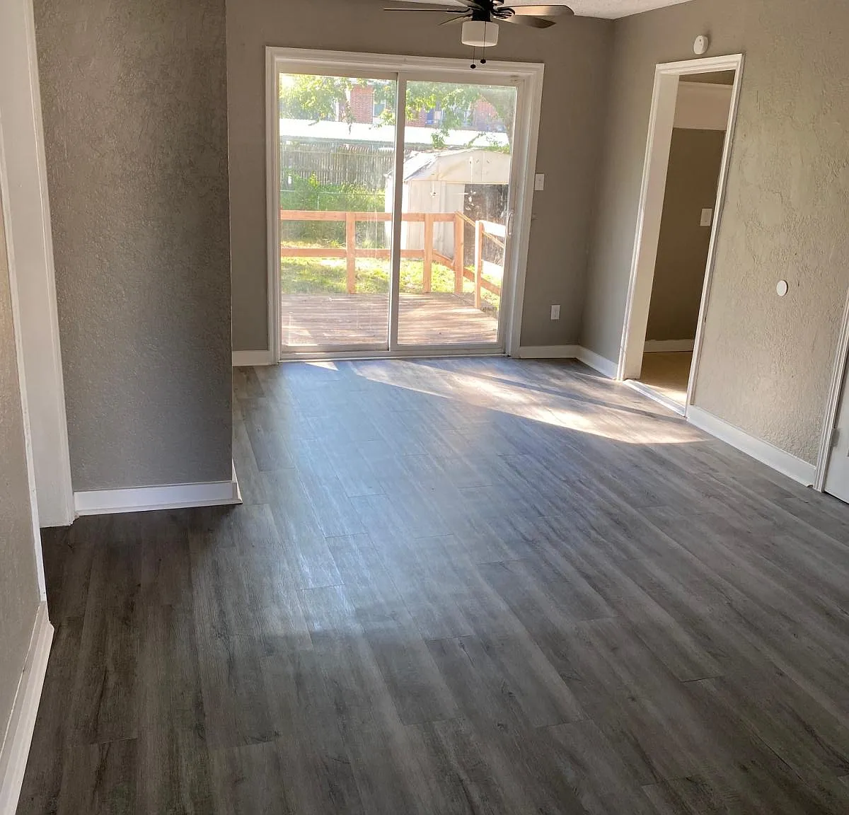 406 - 210 W Jacobs Dr - 1 — Photo 2