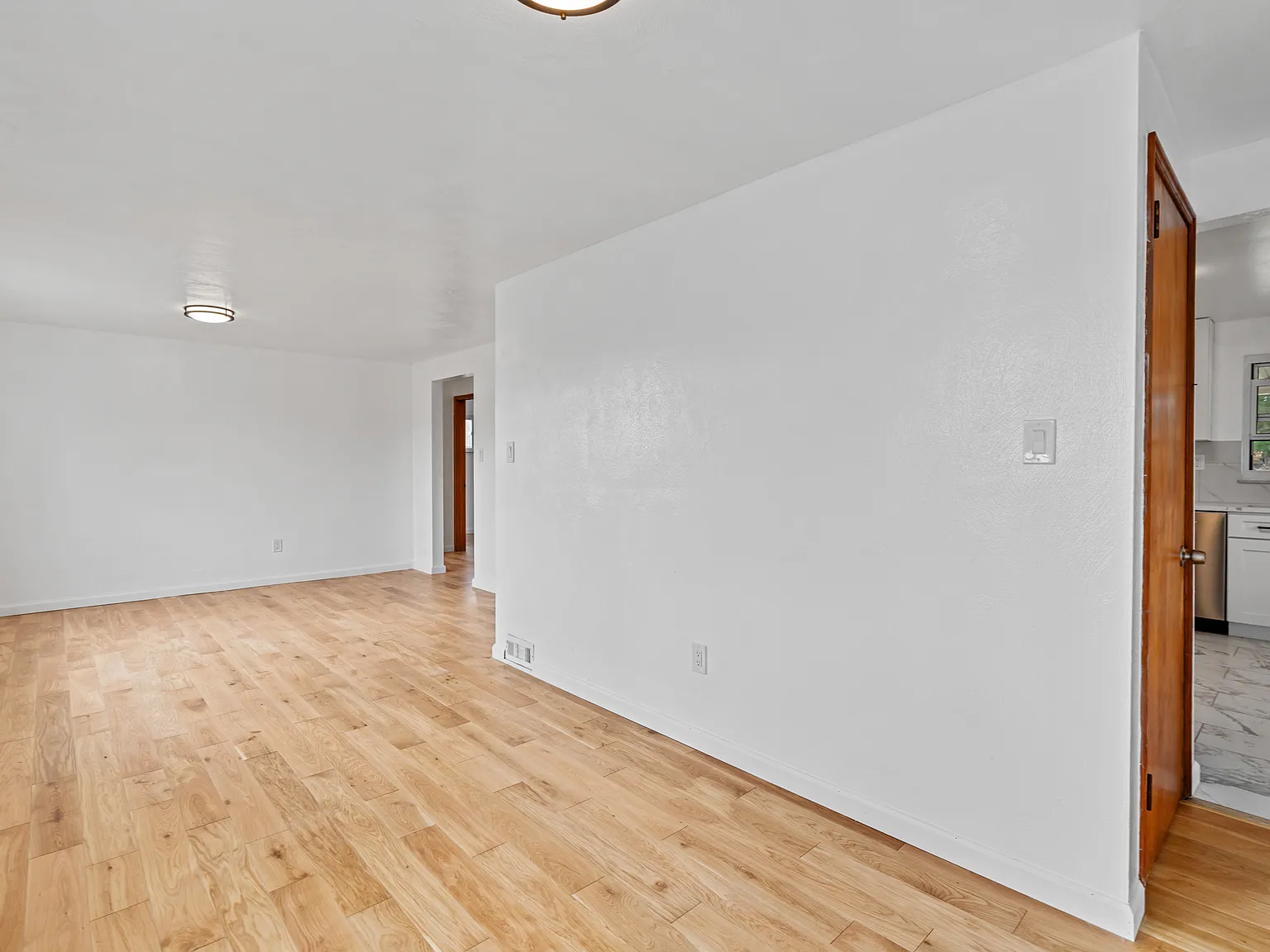 3 bed, 1200 sqft, $1,780 — Photo 2