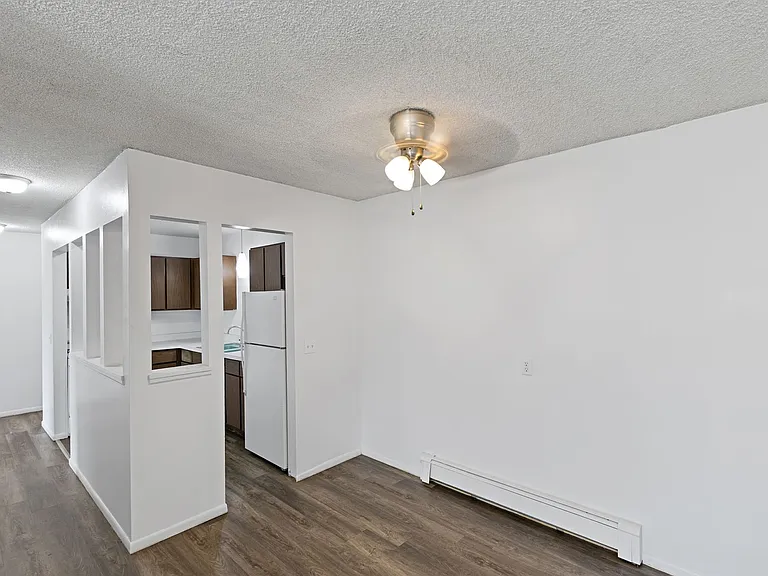 210 S Monroe St — Photo 6