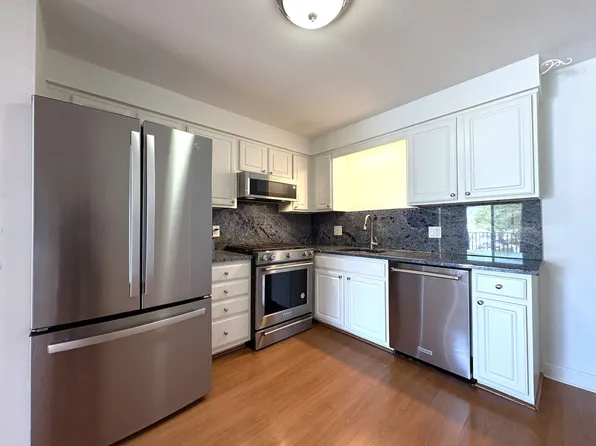 86 Beacon St APT 5, Lawrence, MA 01843
