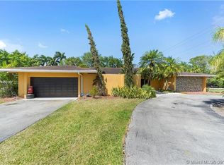 8201 SW 183rd St, Palmetto Bay, FL 33157