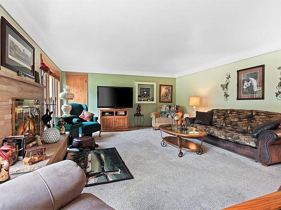 4th image of 706 Mount Mary Dr