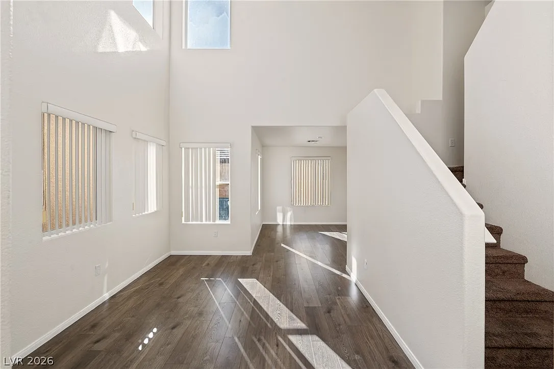 3 bed, 2.5 bath, 1741 sqft, $1,995 — Photo 2