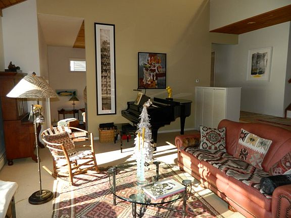 3rd image of 4405 N Lakeshore Dr