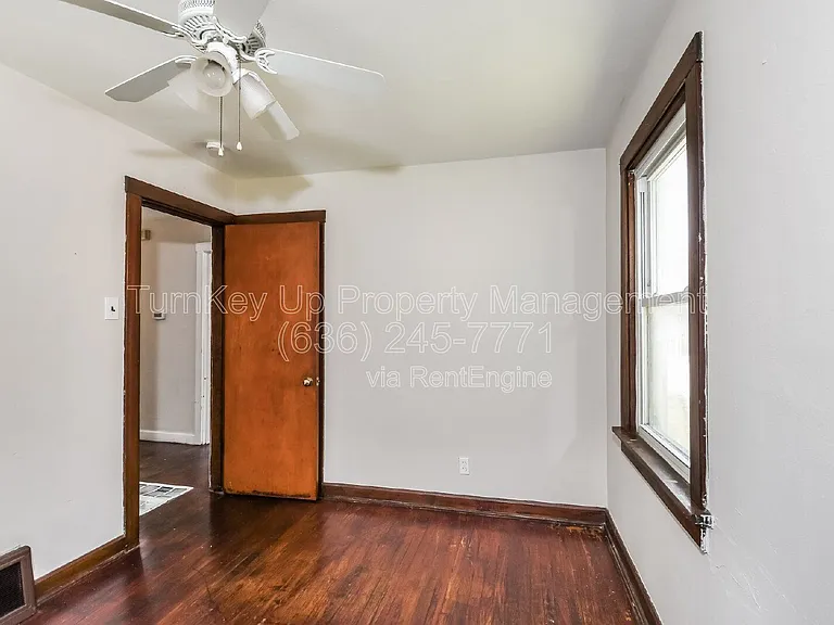 422 Plaza Ave — Photo 8