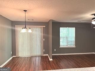4th image of 6213 Hickory Lane Cir