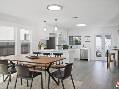 338 Hobart Pl, Los Angeles, CA, 90004