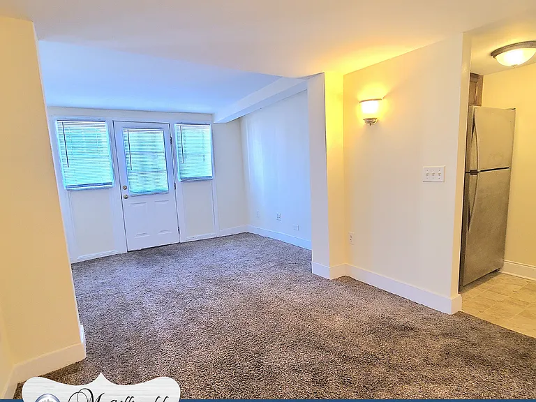 940 Hickman Rd #B — Photo 3