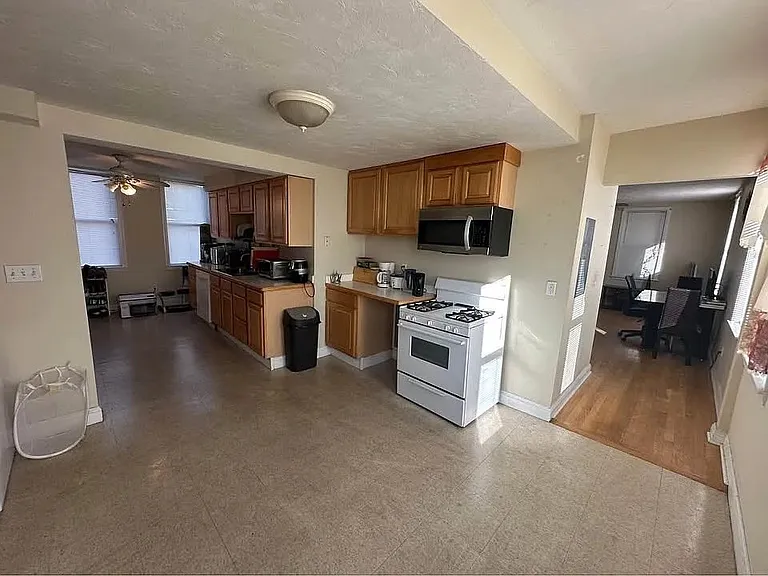 150 Sumner St #1 — Photo 3