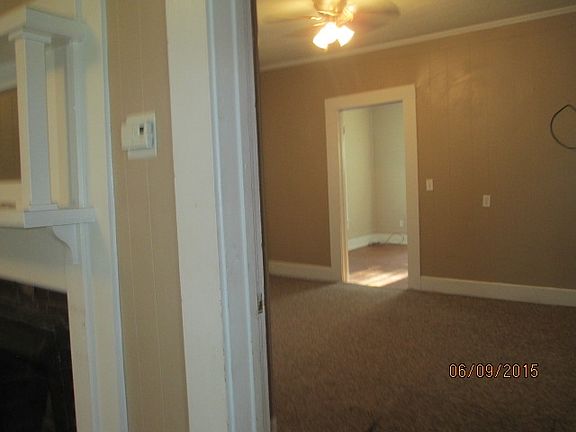4th image of 831 S 10th St