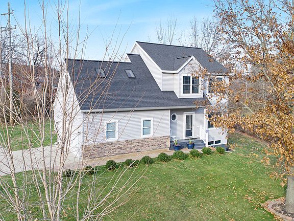 2nd image of 1871 Woodbriar Ct NE