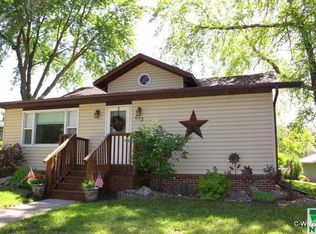613 Peterson St, Alta, IA 51002