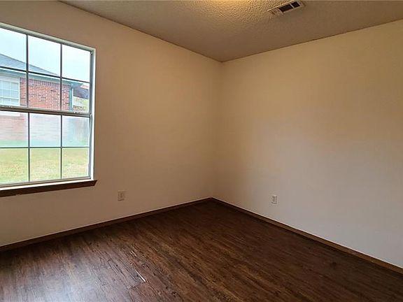 2nd image of 1317 & 1319 N Boxley Ave