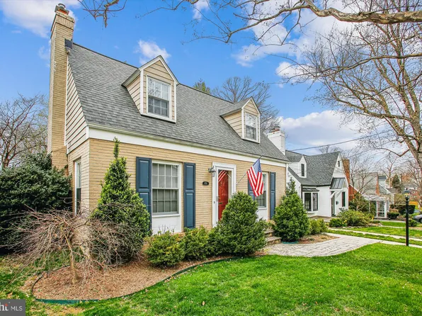 878 N Kensington St, Arlington, VA 22205