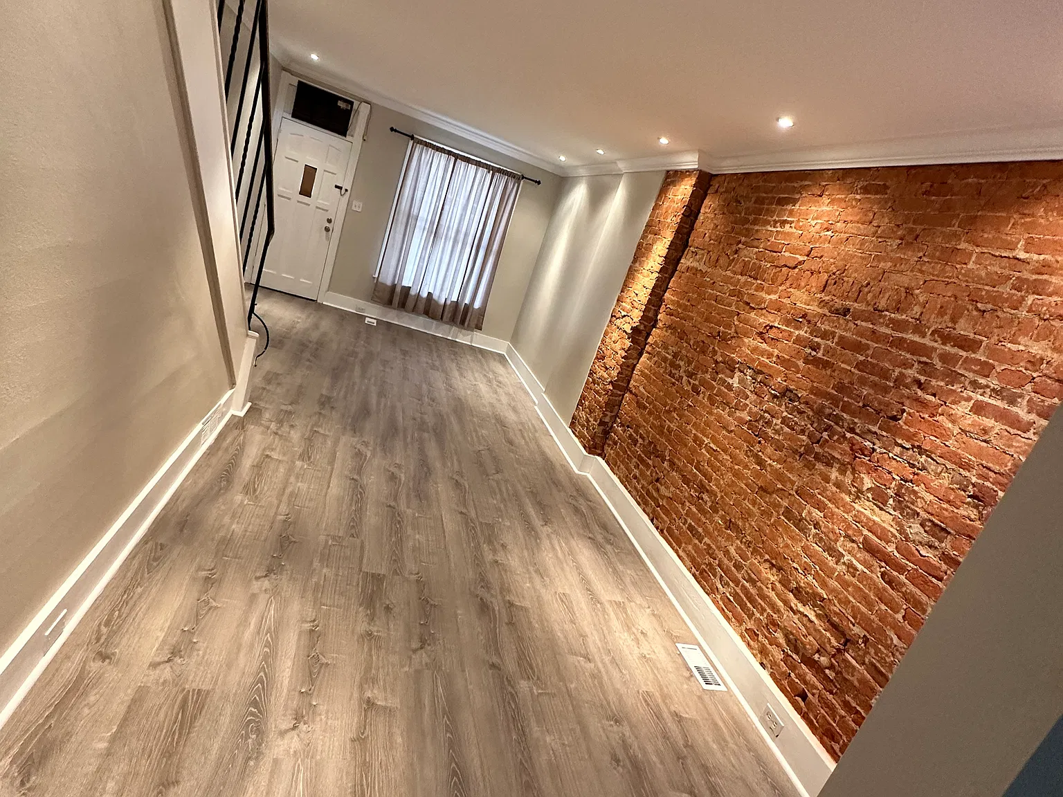 4 bed, 1720 sqft, $1,900 — Photo 3