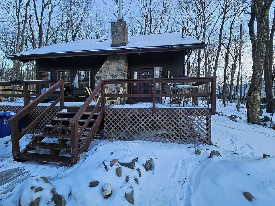 Woodland Dr