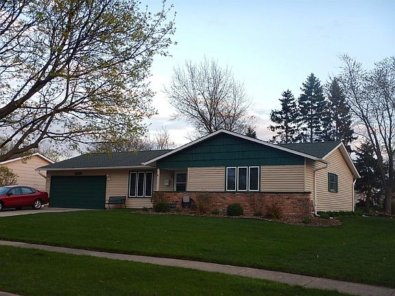 4th image of 1005 Duxbury Ln