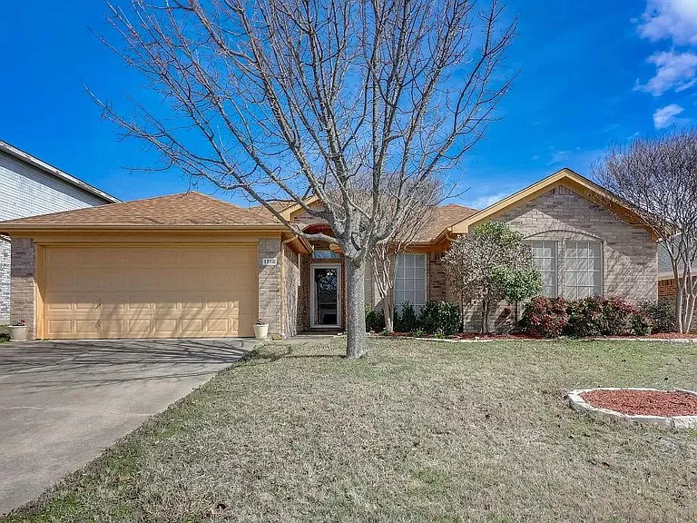 Country Crest Ln — Photo 1